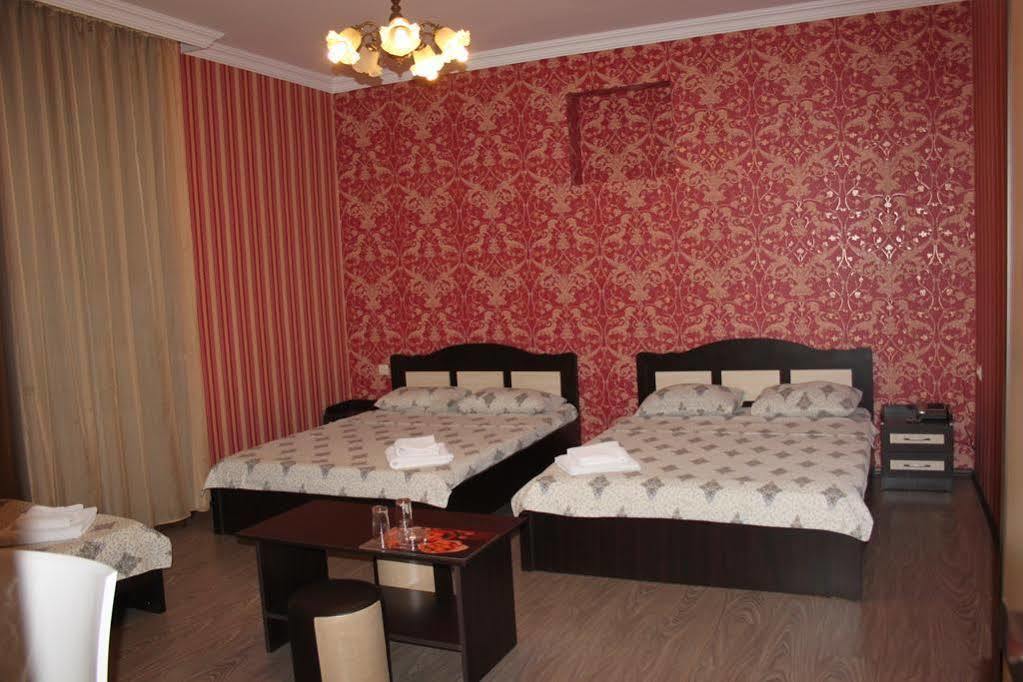 Отель Chveni Sakhli Тбилиси Экстерьер фото